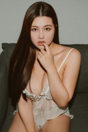 《迷人的保姆》